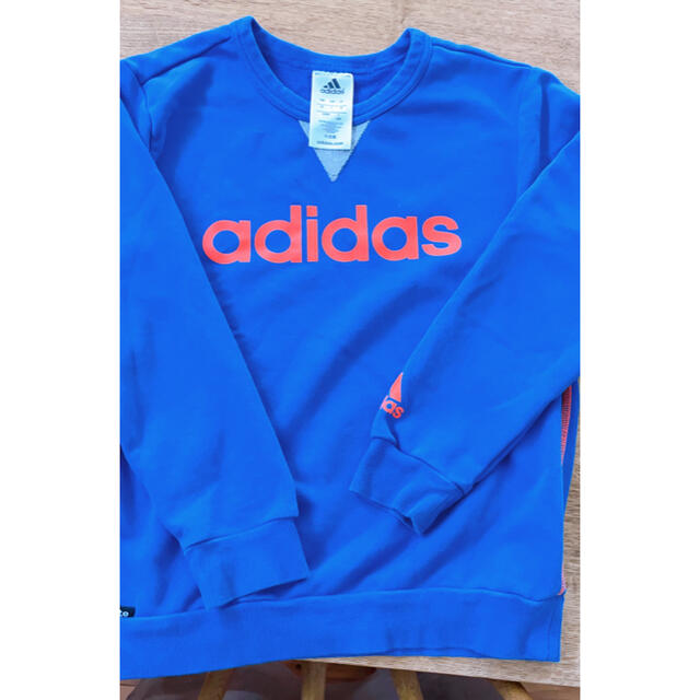 adidas(アディダス)のadidas トレーナー 140 子供 キッズ キッズ/ベビー/マタニティのキッズ服男の子用(90cm~)(Tシャツ/カットソー)の商品写真