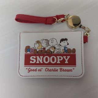 ピーナッツ(PEANUTS)の🉐SNOOPYパスケース(パスケース/IDカードホルダー)