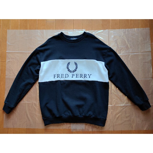 FRED PERRY × BEAMS/90sロゴ切替クルースウェット 1