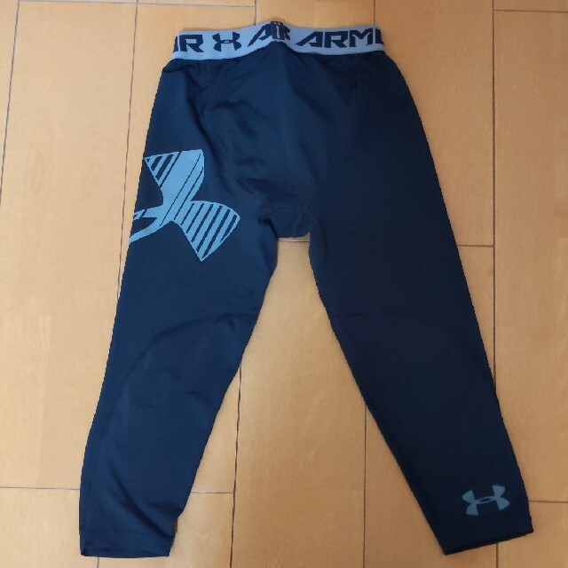 UNDER ARMOUR(アンダーアーマー)のアンダーアーマ　スパッツ　レギンス　150  YLG キッズ/ベビー/マタニティのキッズ服男の子用(90cm~)(パンツ/スパッツ)の商品写真