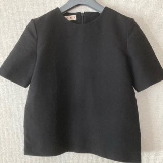 マルニ(Marni)の最終出品　MARNI マルニ  黒半袖トップス　38(カットソー(半袖/袖なし))