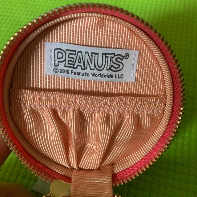 PEANUTS(ピーナッツ)のスヌーピー　PEANUTS ジュエリーポーチ レディースのファッション小物(ポーチ)の商品写真