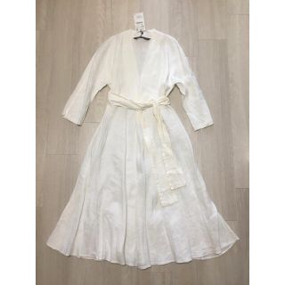 ザラ(ZARA)のyama様専用2点新品ザラZARAワンピースロングmylanベルニカ白春夏(ロングワンピース/マキシワンピース)