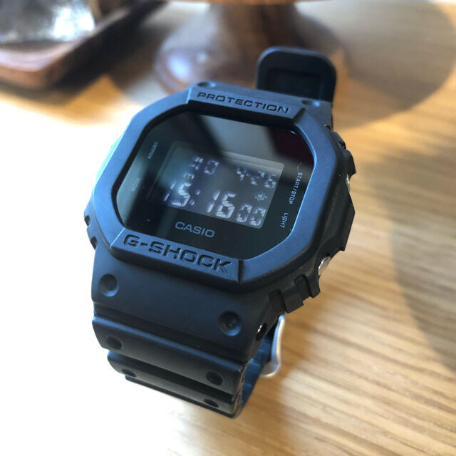 G-SHOCK(ジーショック)のG-SHOCK  DW-5600BB メンズの時計(腕時計(デジタル))の商品写真