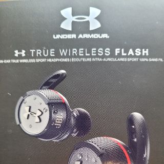 アンダーアーマー(UNDER ARMOUR)のアンダーアーマー　ワイヤレスイヤホン(ヘッドフォン/イヤフォン)