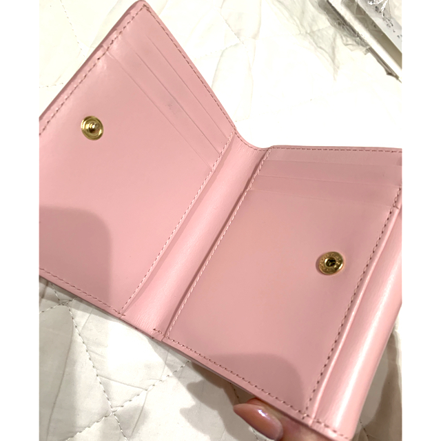agnes b.(アニエスベー)のアニエス ベーボヤージュ折り畳み財布　（桜色ピンク） レディースのファッション小物(財布)の商品写真