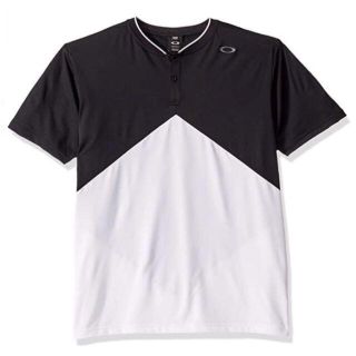 オークリー(Oakley)の(新品)OAKLEY　ヘンリーネック  Tシャツ (Tシャツ/カットソー(半袖/袖なし))