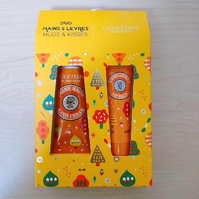 L'OCCITANE(ロクシタン)の【値下げ・新品未使用】'OCCITANEハニーハイヴ シア ハグ&キス コスメ/美容のボディケア(ハンドクリーム)の商品写真