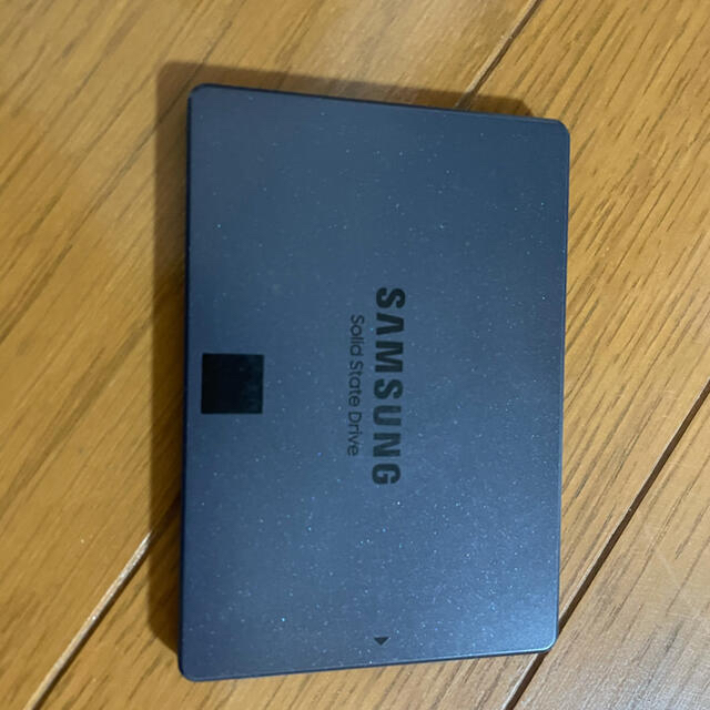 SAMSUNG(サムスン)の未使用品SSD1TB Samsung スマホ/家電/カメラのPC/タブレット(PCパーツ)の商品写真