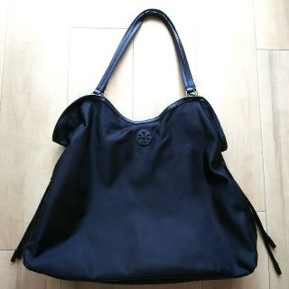 トリーバーチ(Tory Burch)の【訳あり】TORY BURCH SCOUT NYLON TOTE 正規輸入商品(ショルダーバッグ)