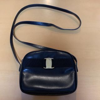 サルヴァトーレフェラガモ(Salvatore Ferragamo)のSalvatore Ferragamo　ヴァラ　レザー ショルダーバッグ(ショルダーバッグ)