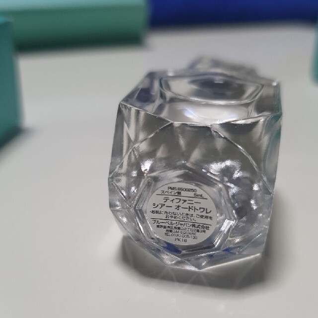 Tiffany & Co.(ティファニー)の豪華香水瓶仕様！ティファニーミニ香水／シアーオードトワレ　５ml コスメ/美容の香水(ユニセックス)の商品写真