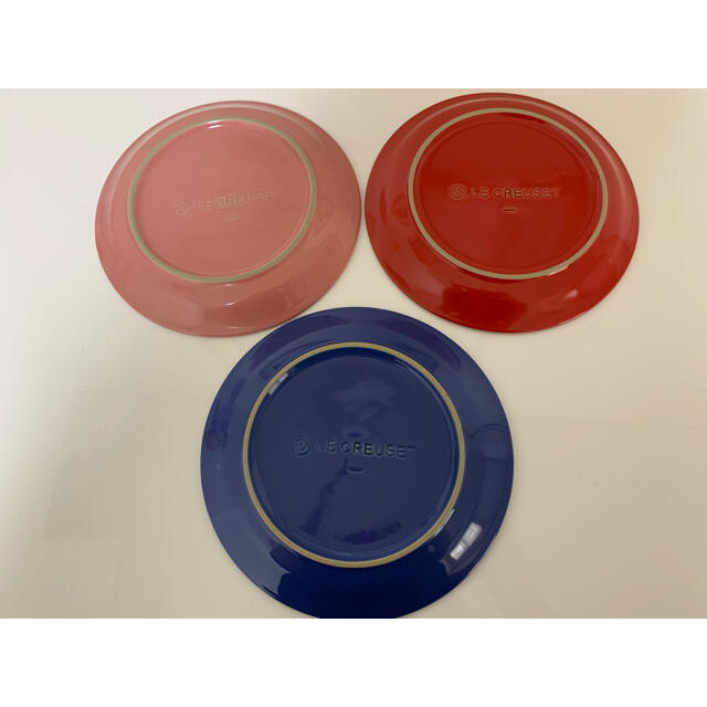 LE CREUSET(ルクルーゼ)のル・クルーゼ　ラウンドプレート　19 3色セット インテリア/住まい/日用品のキッチン/食器(食器)の商品写真