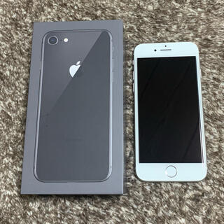 アイフォーン(iPhone)のiPhone8  64G ホワイト(スマートフォン本体)