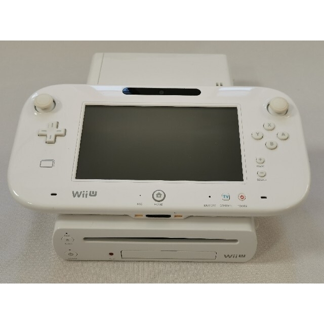 Wii U(ウィーユー)のWiiU マリオカート8セット 4人で遊べるハンドルほかおまけ付き エンタメ/ホビーのゲームソフト/ゲーム機本体(家庭用ゲーム機本体)の商品写真