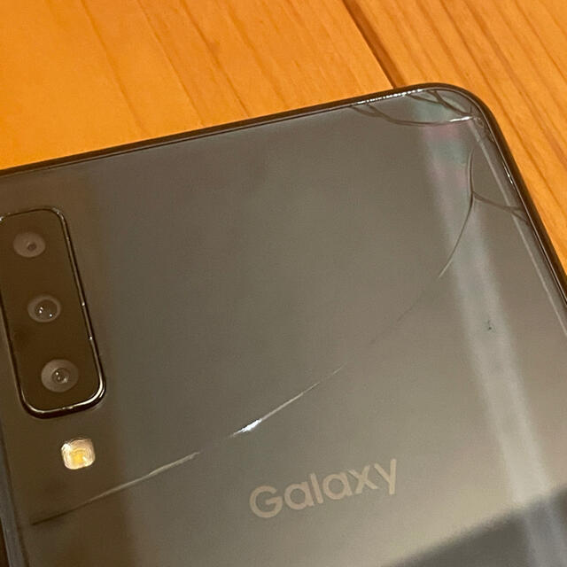 Galaxy ブラック モバイル購入の通販 by なぐる's shop｜ギャラクシーならラクマ - GALAXY A7 再入荷人気
