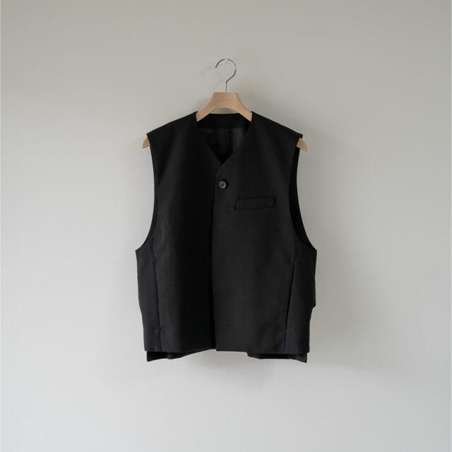 SUNSEA(サンシー)のstein ADJUSTABLE VEST[BLACK] メンズのトップス(ベスト)の商品写真