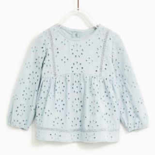 ザラキッズ(ZARA KIDS)のザラ　ベイビー　zara baby  スイス刺繍　ブラウス　水色　90 95(ブラウス)