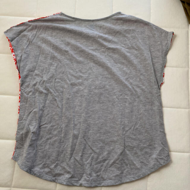 Design Tshirts Store graniph(グラニフ)のレディースボックスＴシャツ/ドラミちゃんリボン(ドラえもん)(レッド) メンズのトップス(Tシャツ/カットソー(半袖/袖なし))の商品写真