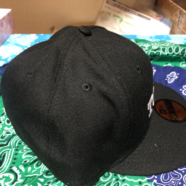 NEW ERA(ニューエラー)の[[レア物]] ニューエラ Fitted Tokyo🗼ロゴ オンスポッツ限定品 メンズの帽子(キャップ)の商品写真