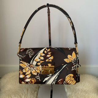 プラダ(PRADA)の【美品】プラダ　ハンドバッグ　トロピカル柄　ブラウン　2014ss(ハンドバッグ)