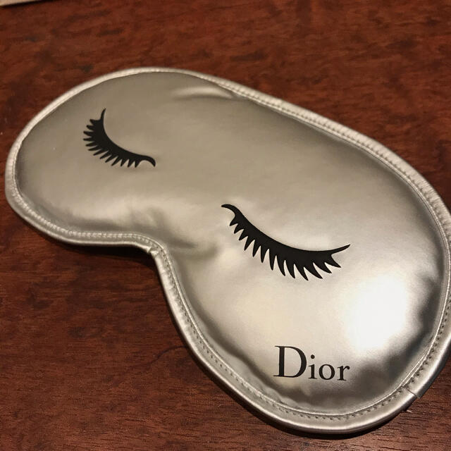 Dior(ディオール)のYunakerr様専用　Dior ディオール　アイマスク　ノベルティ　未使用品 コスメ/美容のキット/セット(コフレ/メイクアップセット)の商品写真