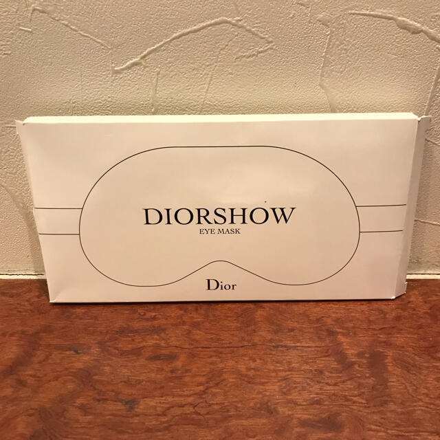 Dior(ディオール)のYunakerr様専用　Dior ディオール　アイマスク　ノベルティ　未使用品 コスメ/美容のキット/セット(コフレ/メイクアップセット)の商品写真