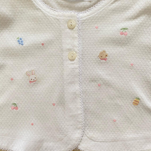 familiar(ファミリア)のfamiliar 刺繍　ボレロ　カーディガン　80 キッズ/ベビー/マタニティのベビー服(~85cm)(カーディガン/ボレロ)の商品写真