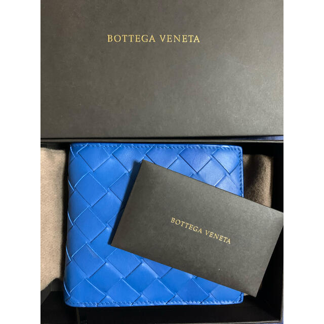 【Bottega Veneta】ストラップ付き ジップアラウンドウォレット