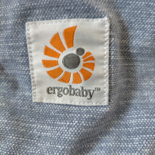 Ergobaby(エルゴベビー)のエルゴ キッズ/ベビー/マタニティの外出/移動用品(抱っこひも/おんぶひも)の商品写真