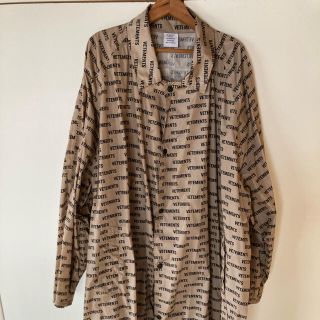 バレンシアガ(Balenciaga)のVÊTEMENTS レインコート(レインコート)