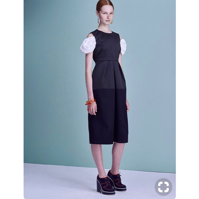 Jil Sander(ジルサンダー)のJIL SANDER NAVY ペプラムトップス レディースのトップス(シャツ/ブラウス(長袖/七分))の商品写真