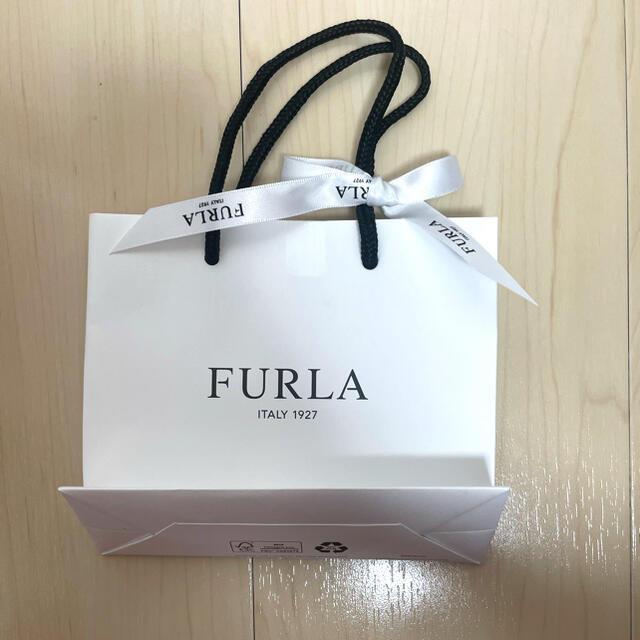 Furla(フルラ)のFURLA❤️ピンクハートチャームキーホルダー❤️紙袋巾着袋セット レディースのファッション小物(キーホルダー)の商品写真