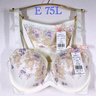 アモスタイル(AMO'S STYLE)のアモスタイル  夢みるブラ　ブラ＆ショーツセット　E 75L(ブラ&ショーツセット)