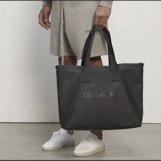 フィアオブゴッド(FEAR OF GOD)の<<新品>> FW20【FEAR OF GOD ESSENTIALS】黒 トート(トートバッグ)