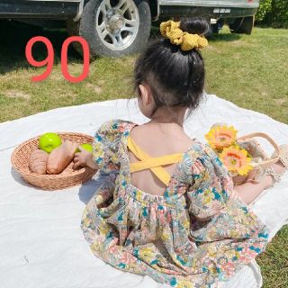 sakiさま専用ページ☆背中が可愛い花柄ワンピース☆90(ワンピース)