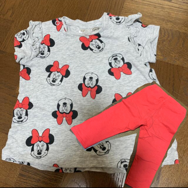 H&M(エイチアンドエム)の子供服 Tシャツ ズボン パンツ セット キッズ/ベビー/マタニティのベビー服(~85cm)(Ｔシャツ)の商品写真