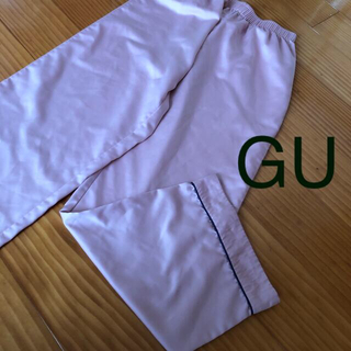 ジーユー(GU)のGU サテンパジャマ ピンク(パジャマ)