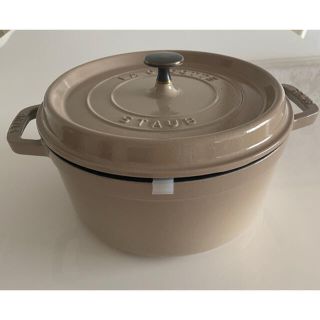 ストウブ(STAUB)のkkumio様専用　ストウブ　ピコ・ココット　ラウンド24cm リネン(鍋/フライパン)