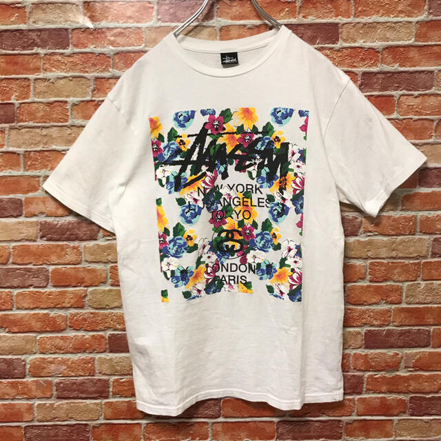 STUSSY(ステューシー)のステューシー　STUSYY 半袖シャツ　メンズ　半袖tシャツ　花柄　Mサイズ メンズのトップス(Tシャツ/カットソー(半袖/袖なし))の商品写真