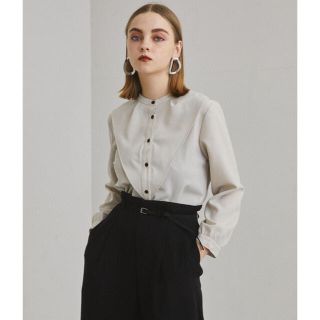 ユナイテッドアローズ(UNITED ARROWS)のUNITED TOKYO WEB限定ケープカラーブラウス(シャツ/ブラウス(長袖/七分))