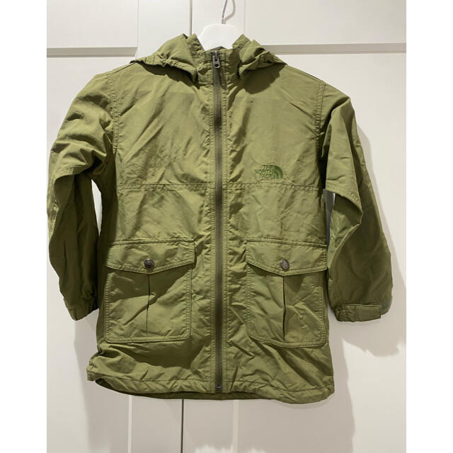 THE NORTH FACE(ザノースフェイス)のノースフェイス  カーキ　ナイロンパーカー  120 キッズ/ベビー/マタニティのキッズ服男の子用(90cm~)(ジャケット/上着)の商品写真