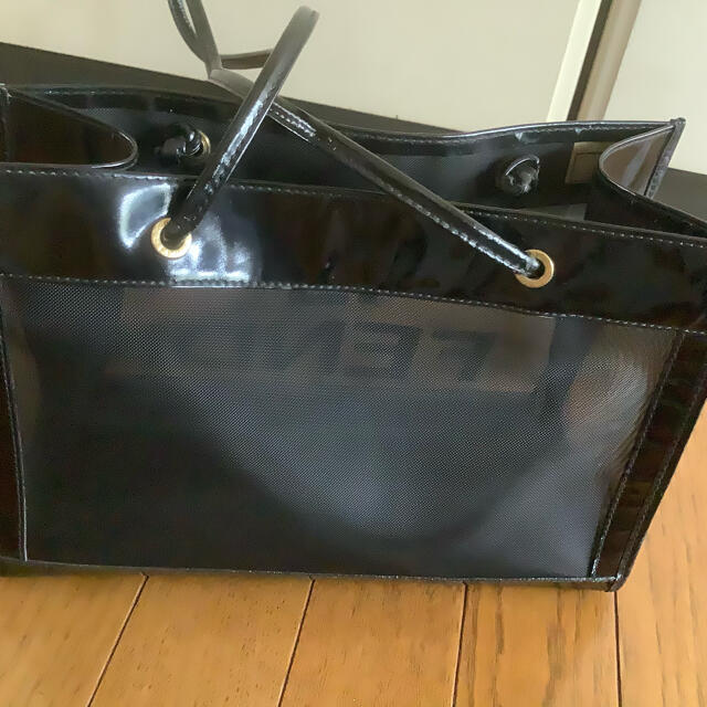 FENDI(フェンディ)のエナメルメッシュトート　FENDI バッグ レディースのバッグ(トートバッグ)の商品写真
