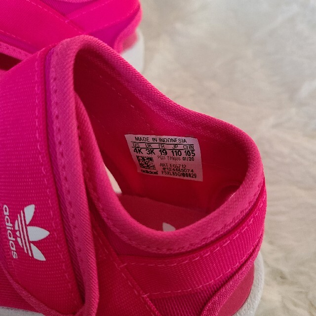 adidas(アディダス)のadidas サンダル キッズ/ベビー/マタニティのベビー靴/シューズ(~14cm)(サンダル)の商品写真