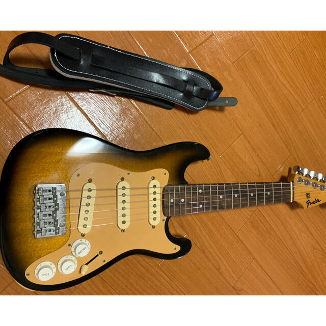 ミニストラトキャスター 未使用ストラップ付き ちゃんとストラトの音 楽器のギター(エレキギター)の商品写真