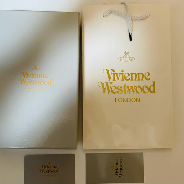 Vivienne Westwood(ヴィヴィアンウエストウッド)のヴィヴィアン 財布　二つ折り財布 vivienne westwood がま口　黒 メンズのファッション小物(折り財布)の商品写真