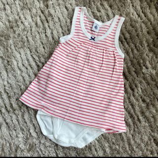 プチバトー(PETIT BATEAU)の美品　プチバトー　肌着　ロンパース　ワンピース　ボーダー　リボン　赤　白(ロンパース)