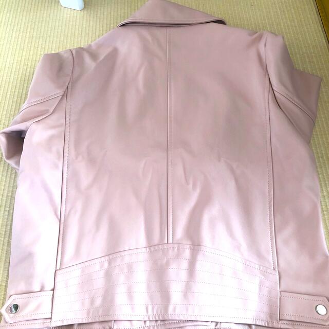 GU(ジーユー)のGU ジャケット　革　Mサイズ　ピンク　レディース レディースのジャケット/アウター(ライダースジャケット)の商品写真