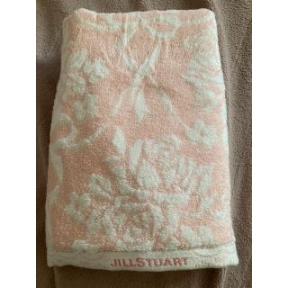 ジルスチュアート(JILLSTUART)のジルスチュアート　バスタオル p薔薇ブーケ(タオル/バス用品)