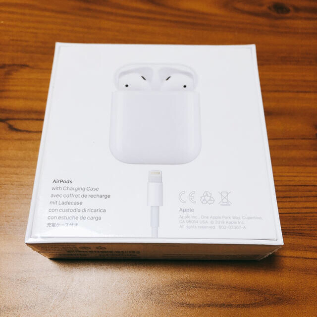 Apple(アップル)のApple AirPods 第2世代 スマホ/家電/カメラのオーディオ機器(ヘッドフォン/イヤフォン)の商品写真